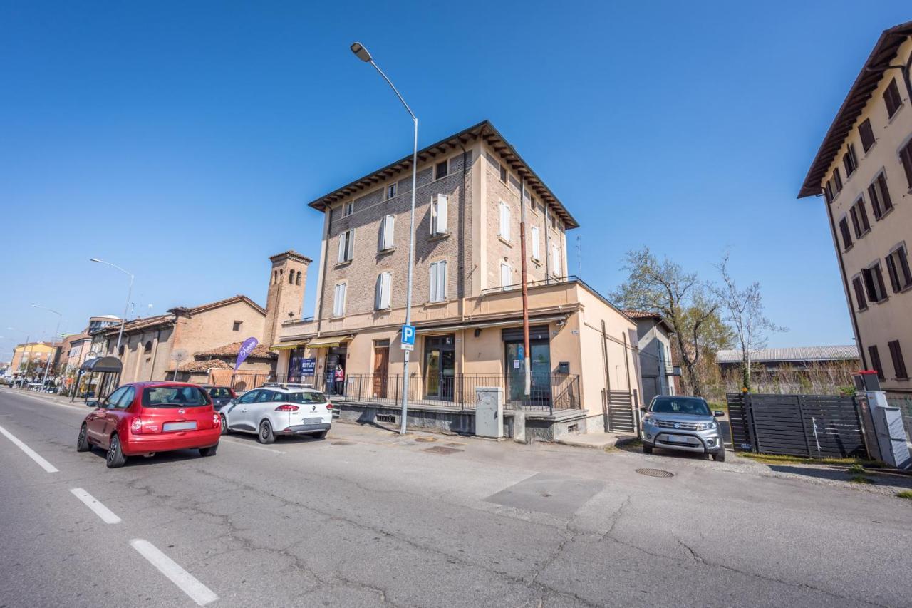 Suite 649 Mono Con Terrazzo Modena Kültér fotó